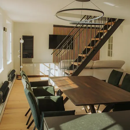 Апартаменты Brueck Residenz - 100qm Altstadtwohnung An Der Steinernen Bruecke