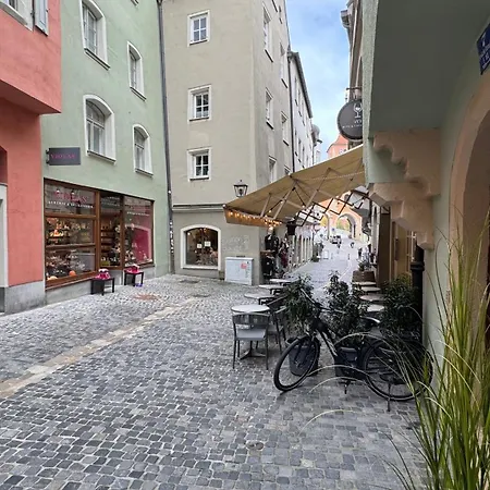 公寓 Brueck Residenz - 100Qm Altstadtwohnung An Der Steinernen Bruecke