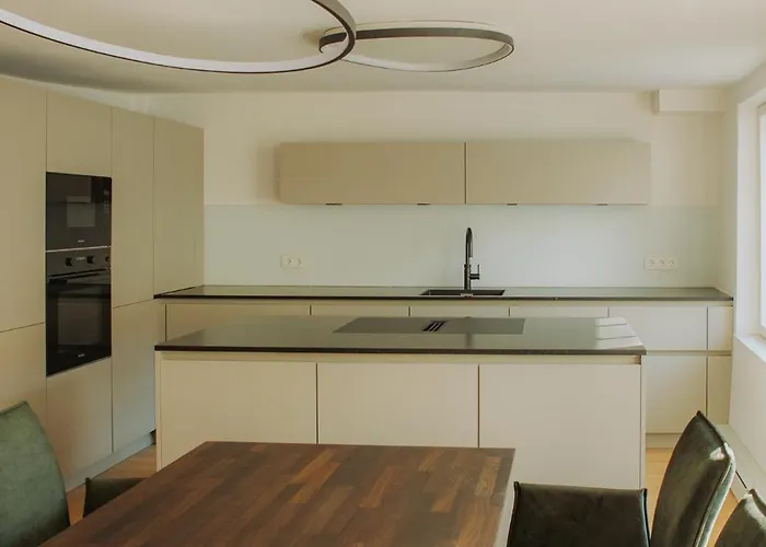 Brueck Residenz - Denkmalwohnung An Der Steinernen Bruecke Lägenhet *