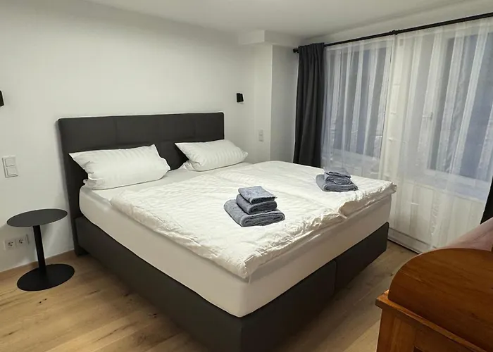 Brueck Residenz - Denkmalwohnung An Der Steinernen Bruecke Lägenhet